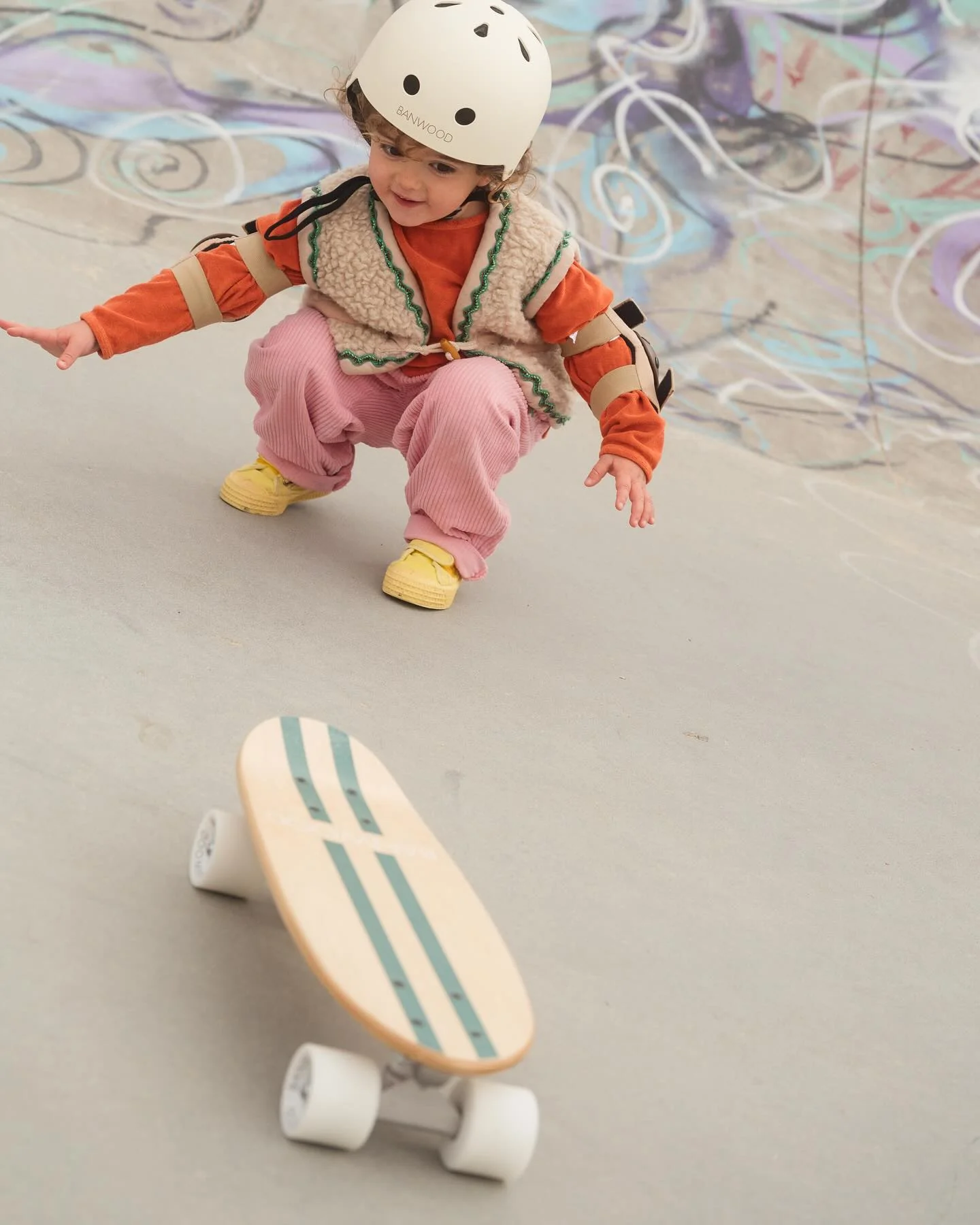 Banwood Skateboard - Green - Image 4