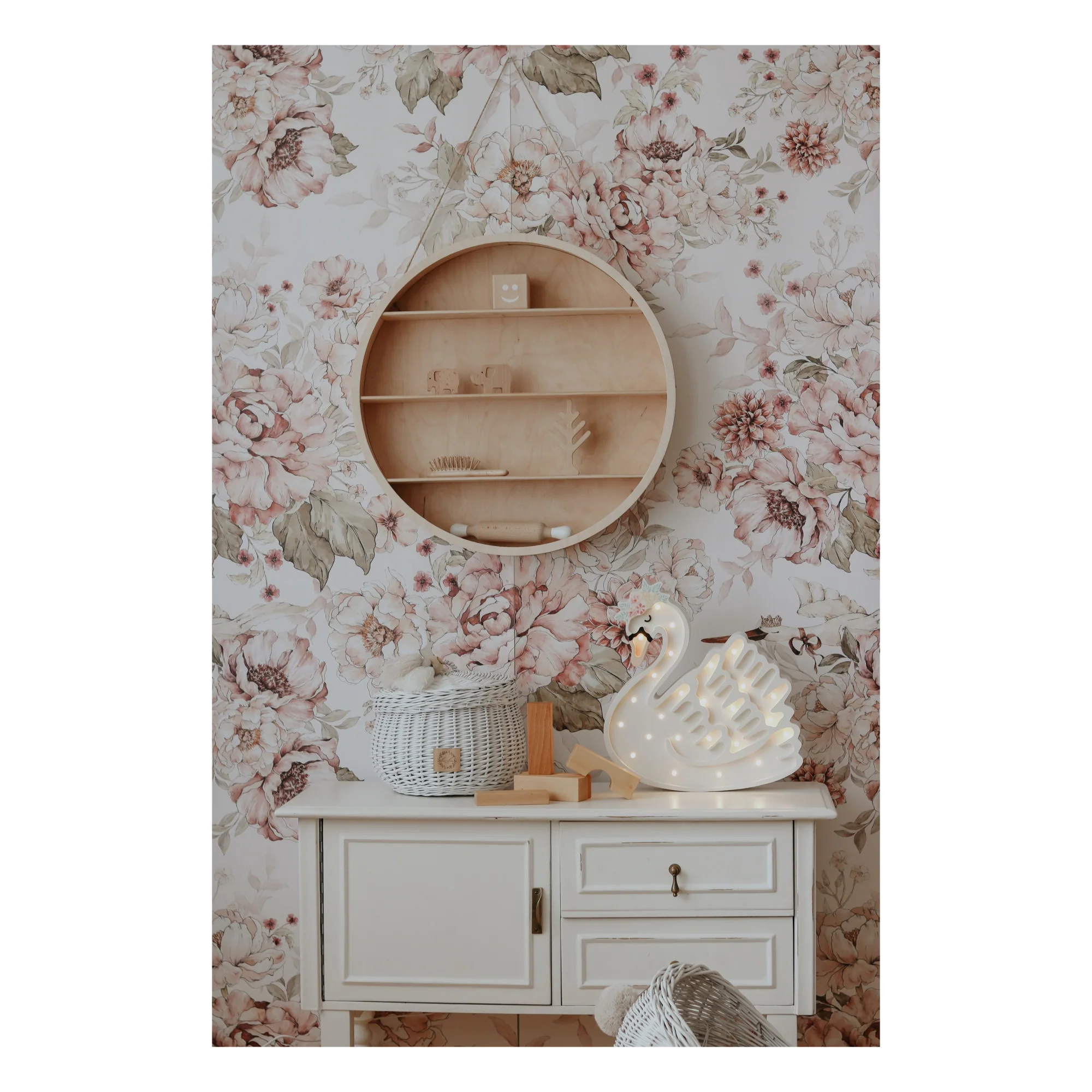 Little Lights Swan Lamp - Lake Flower White - Image 5