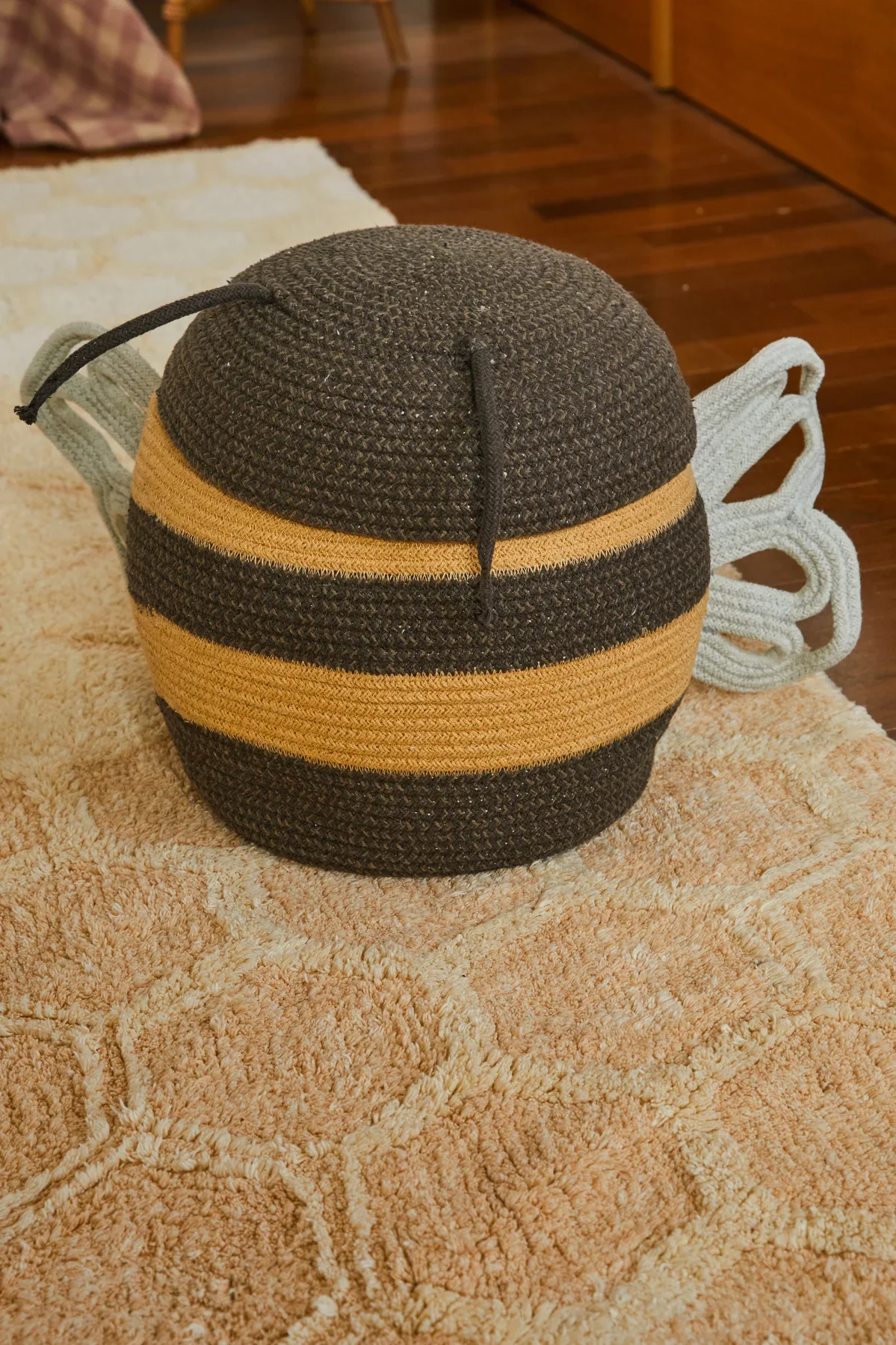 Lorena Canals Basket - Large Bee - Image 5