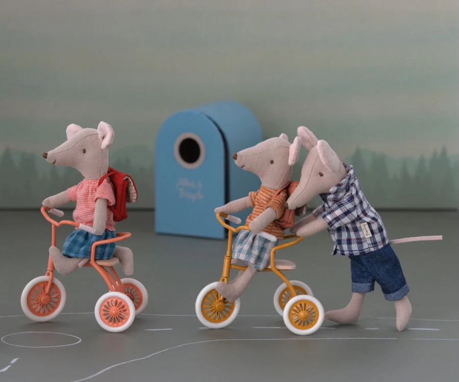 Maileg Mouse Tricycle - Coral - Image 3