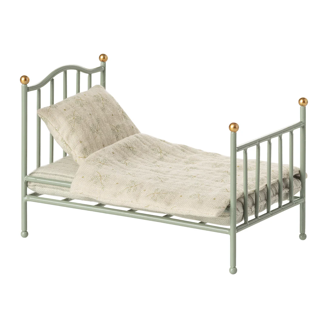 Maileg Vintage Mouse Bed - Mint