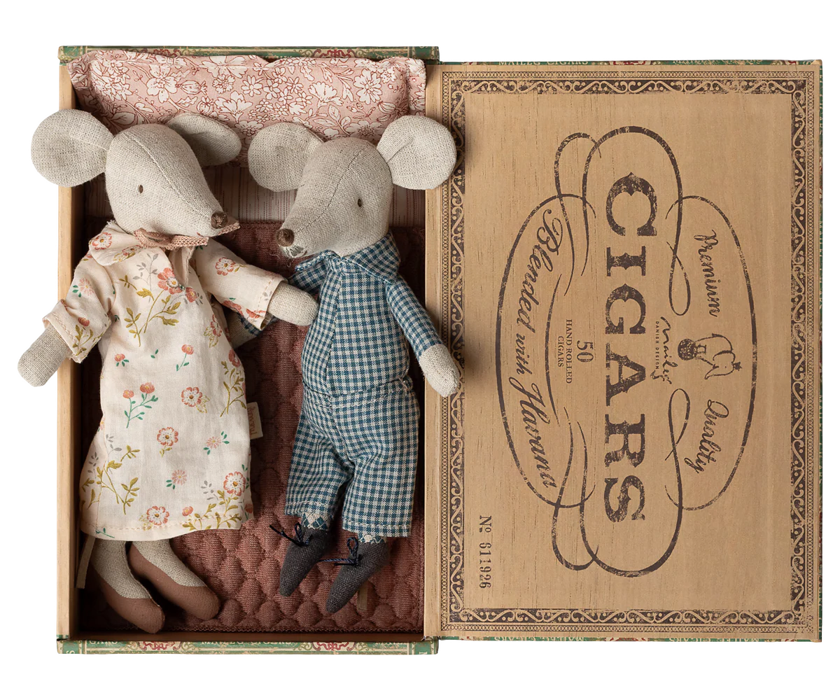 Maileg Mice in a Cigar Box - Grandparents - Image 3