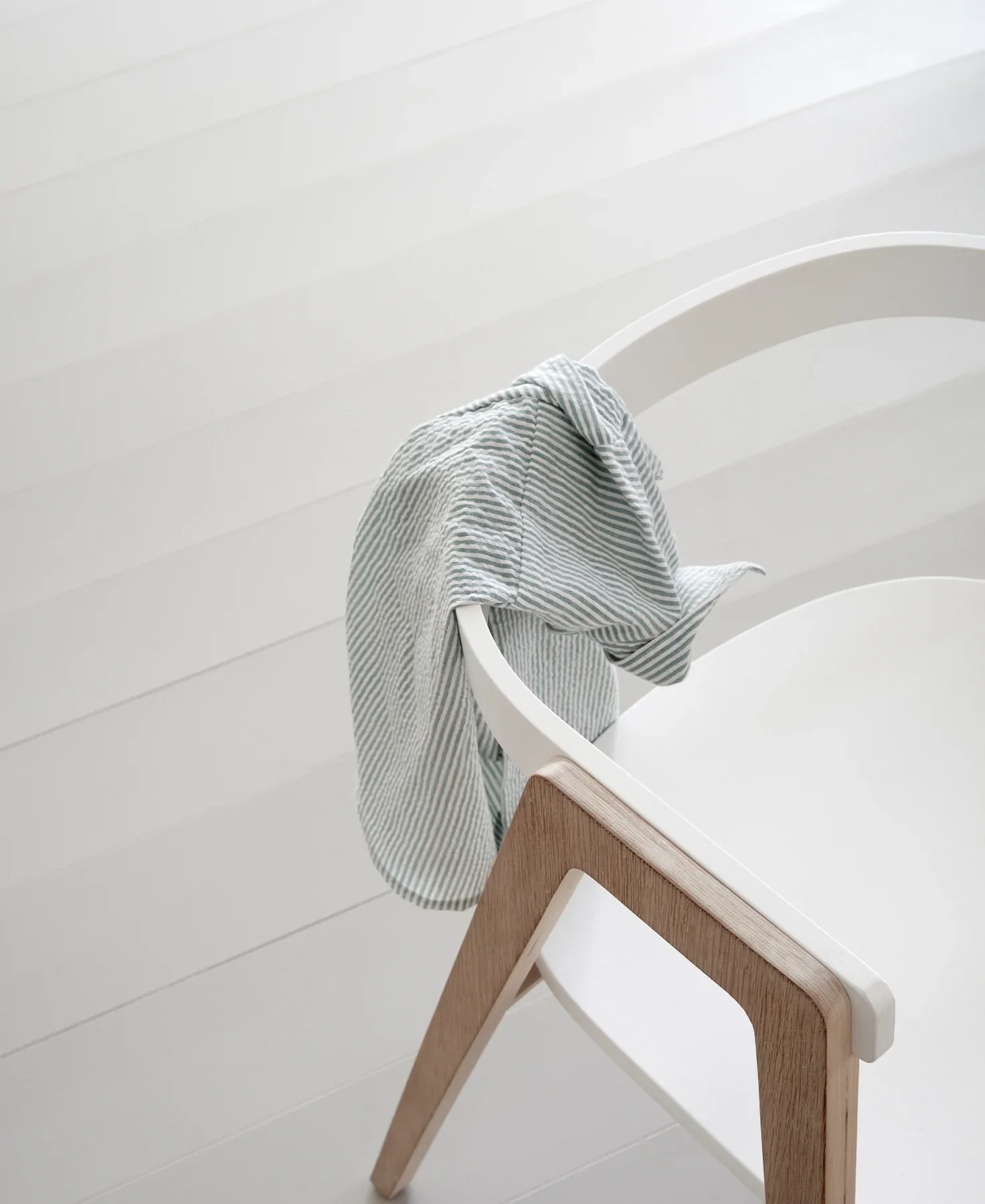 Oliver Furniture Wood Adjustable Armchair - Image 3