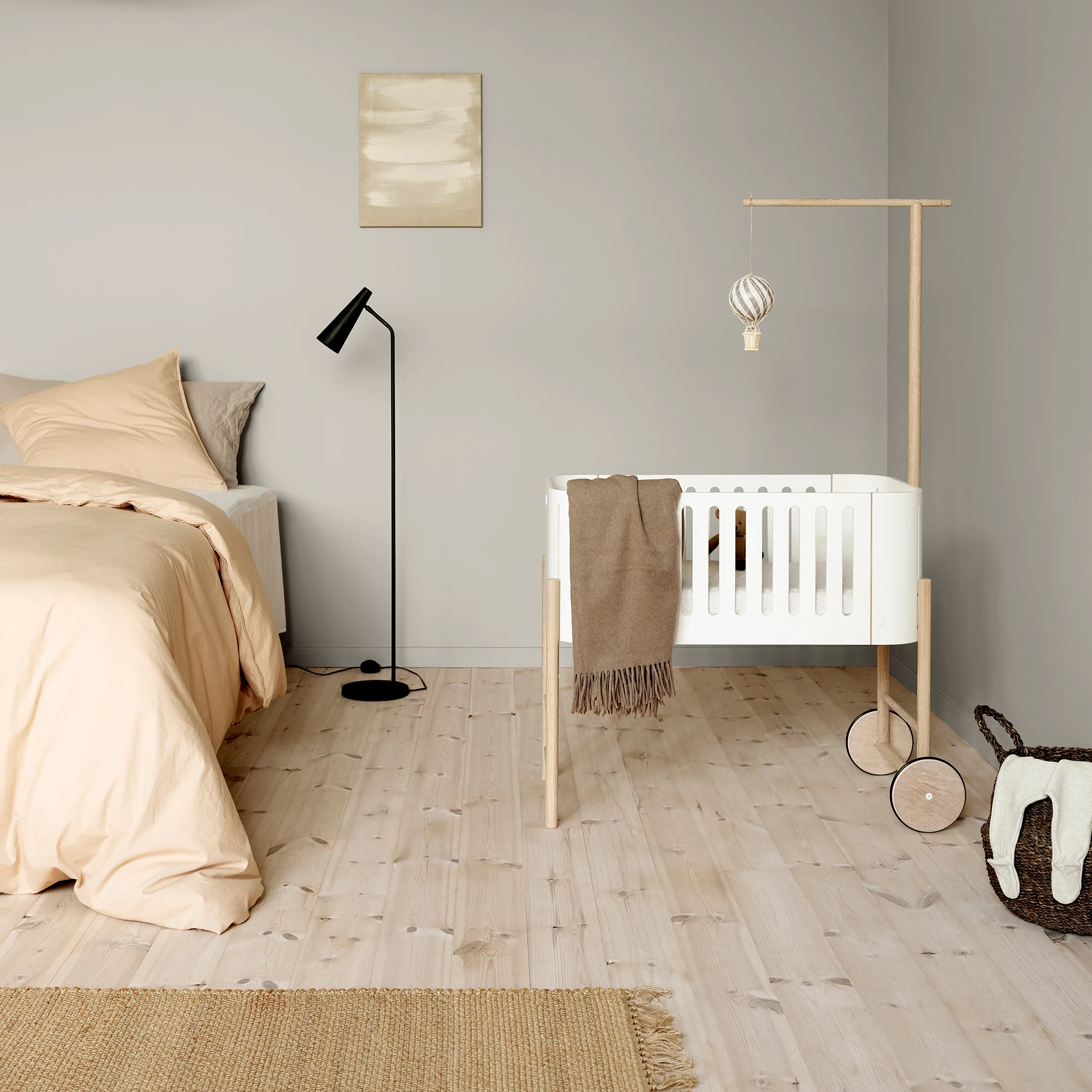 Oliver Furniture Wood Co-Sleeper (incl. Bench Conversion) - White/Oak - Image 3