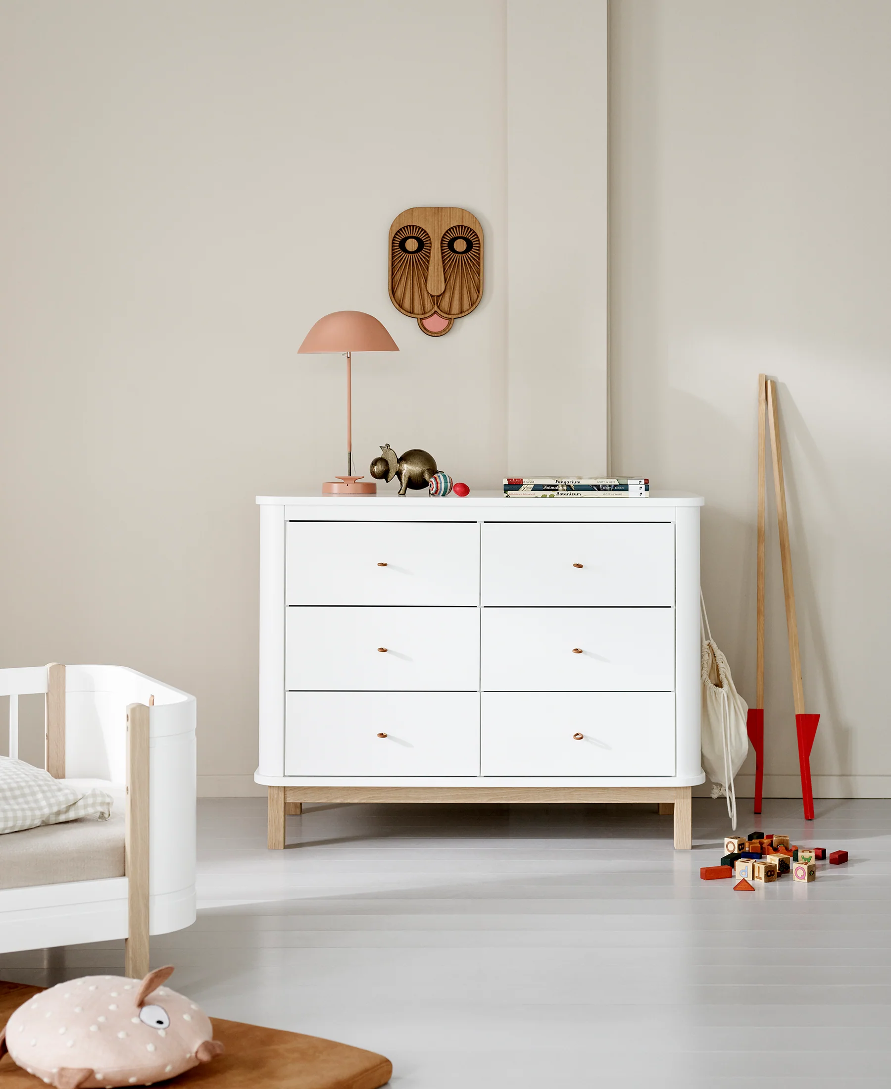 Oliver Furniture Nursery 6 Drawer Dresser (with changer top) - White/Oak - Image 13