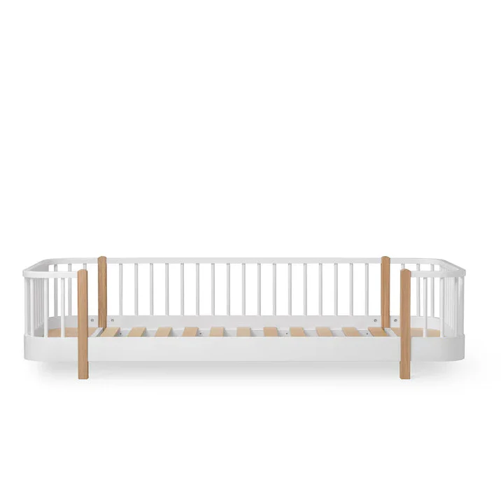 Oliver Furniture Wood Floor Bed - White/Oak