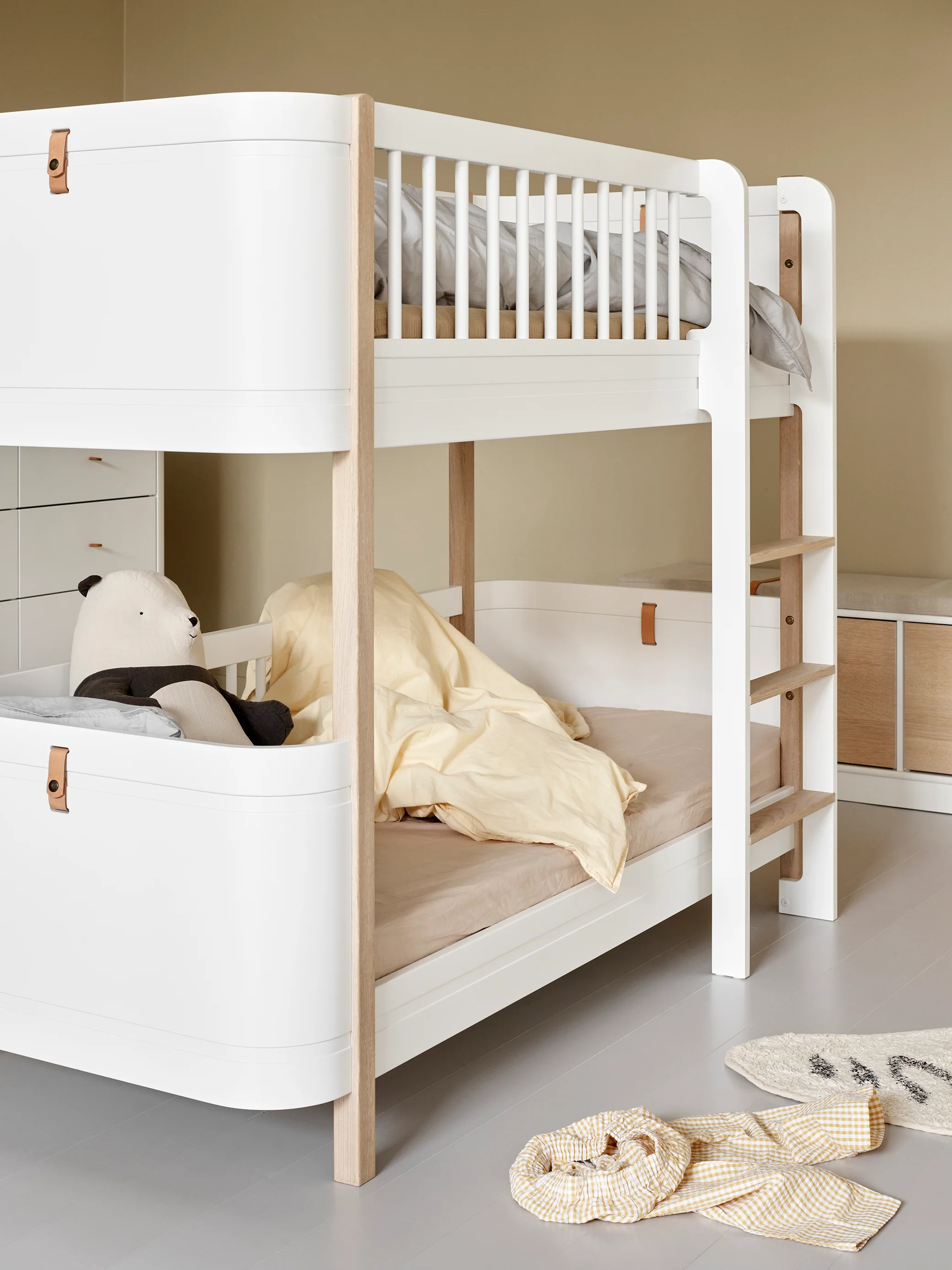 Oliver Furniture Wood Mini+ Low Bunk Bed - White/Oak - Image 4