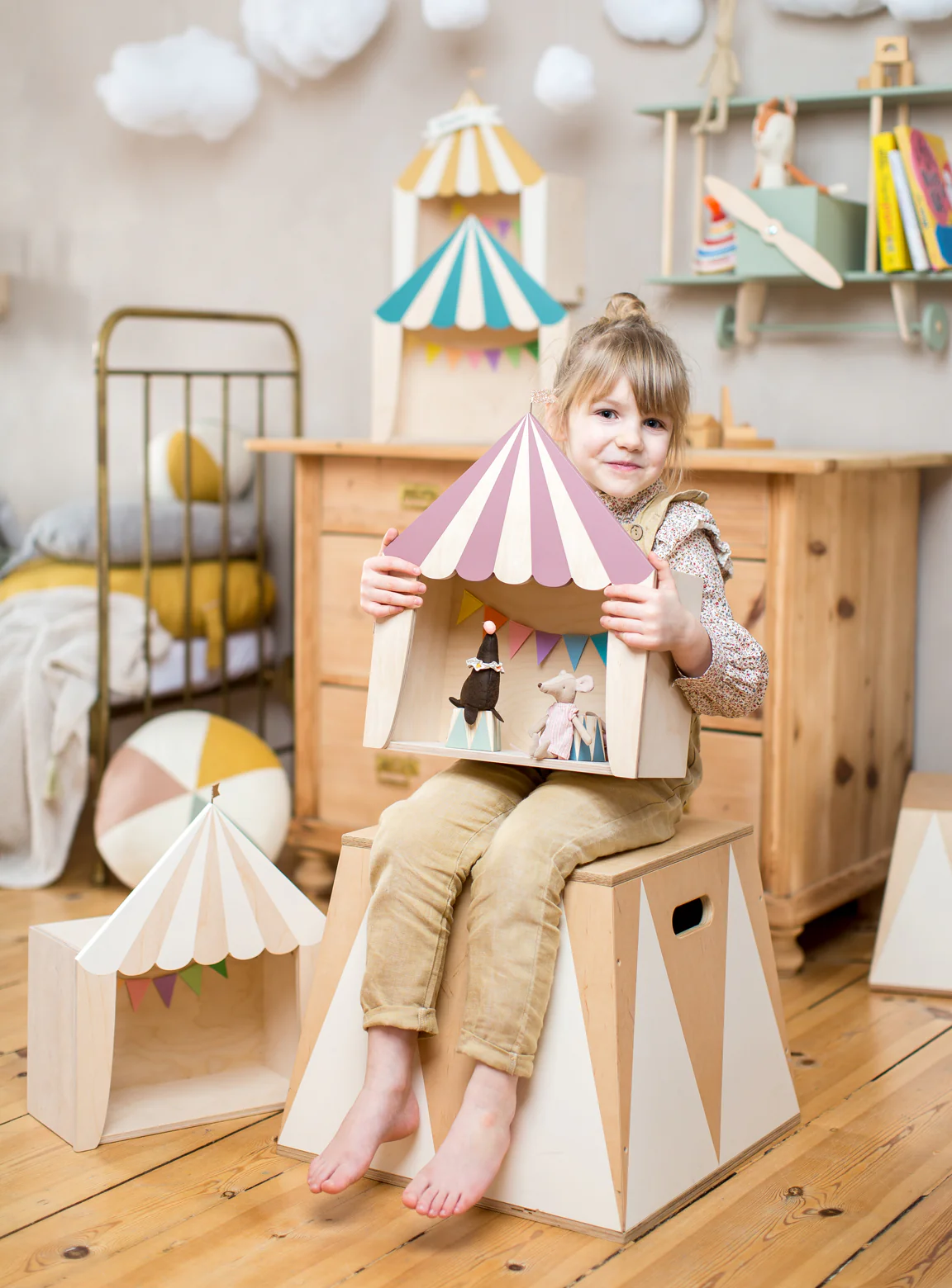 Up Warsaw Circus Wooden Shelf - Dusty Pink - Image 5