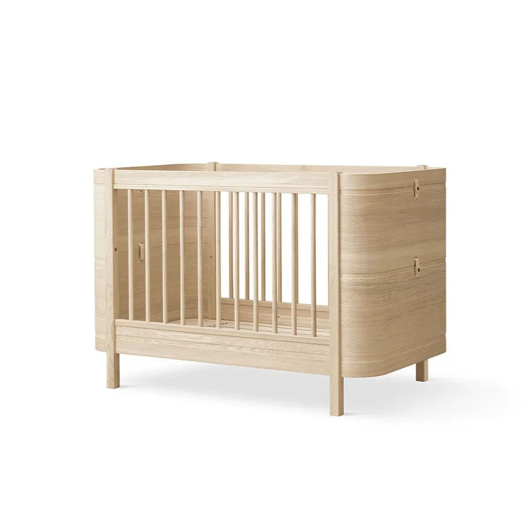 Wood Mini+ Cot Bed Incl. Junior Kit (0-9yrs) - Oak - Image 9