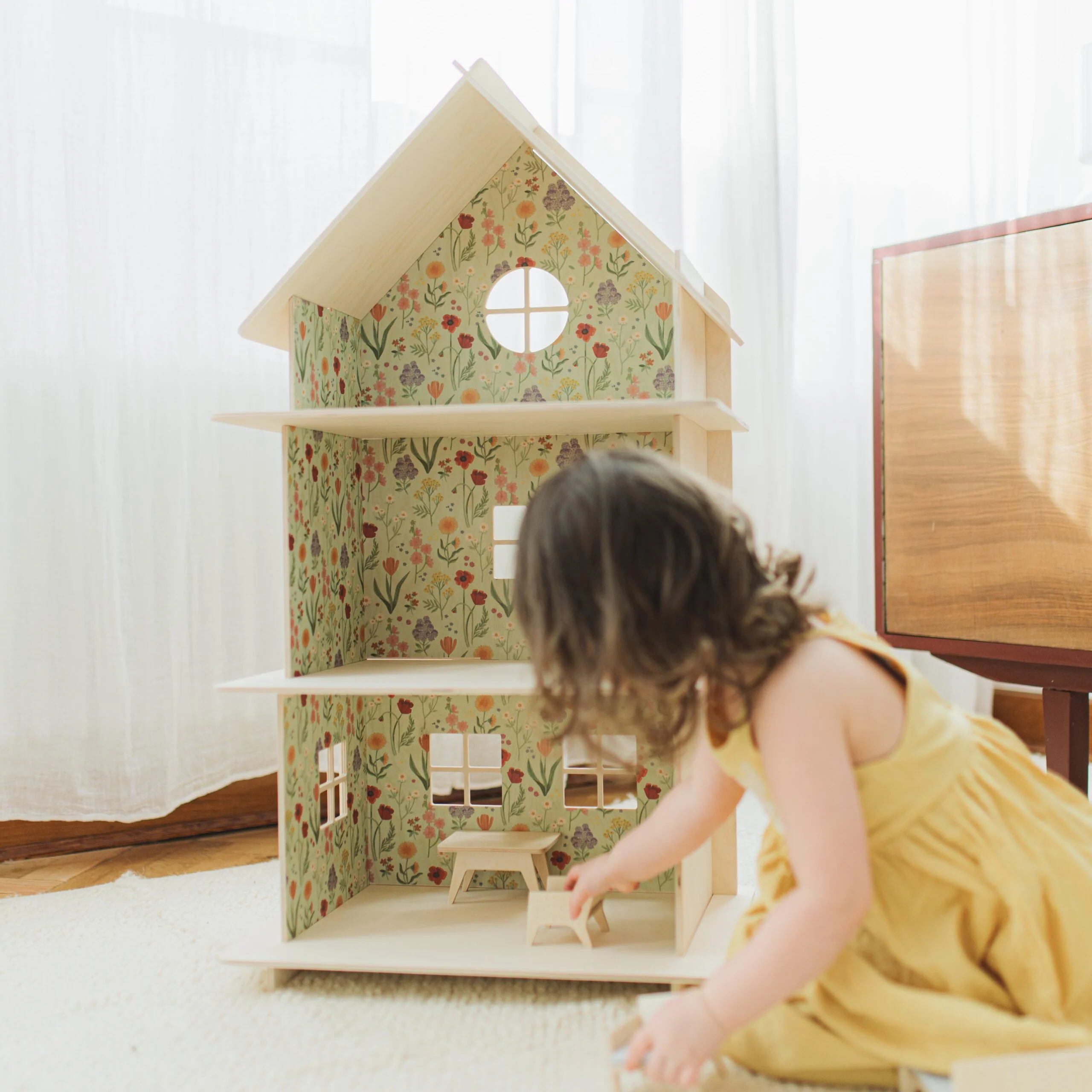 Large Wooden Dollhouse - Meadow - Image 6