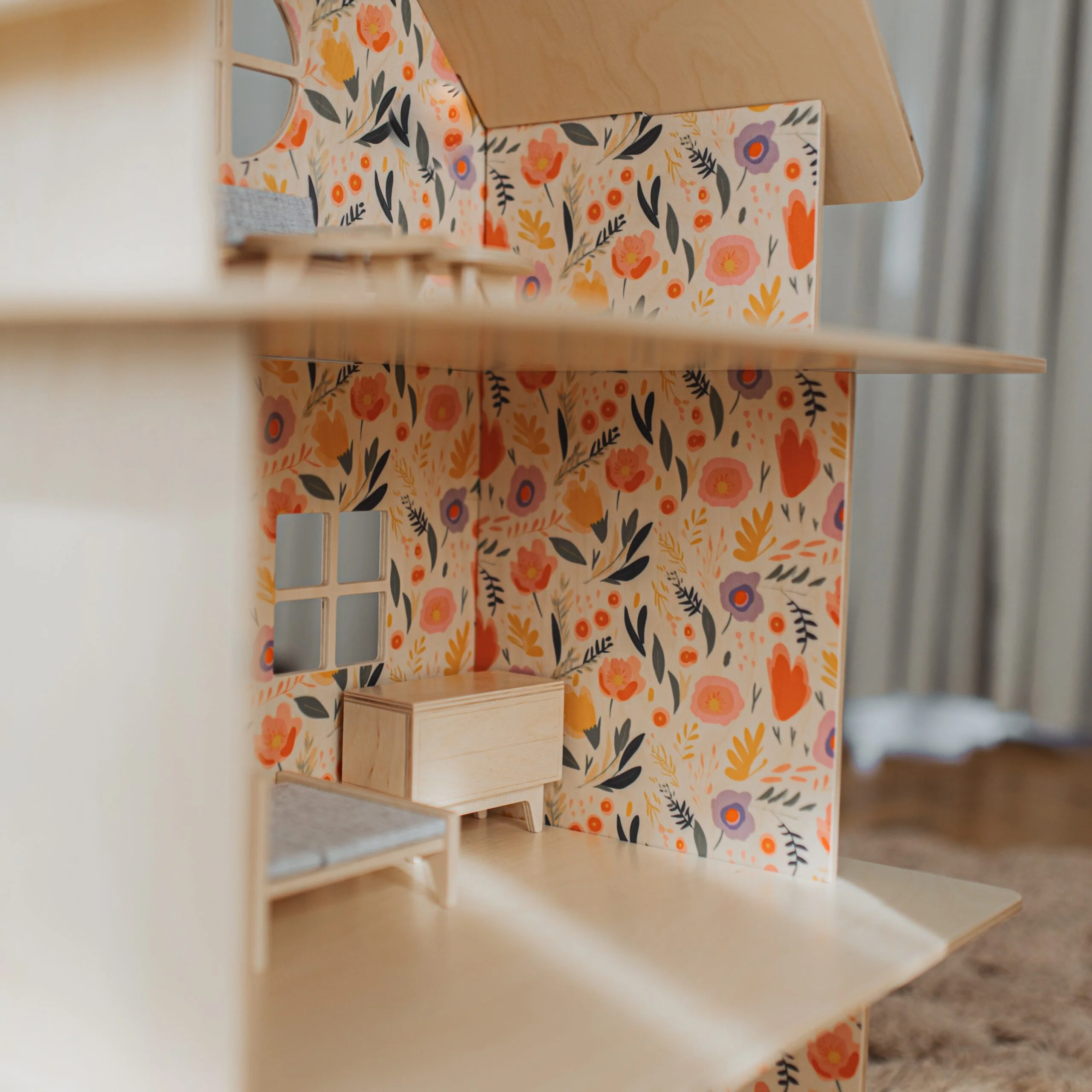 Large Wooden Dollhouse - Spring Flowers - Image 3